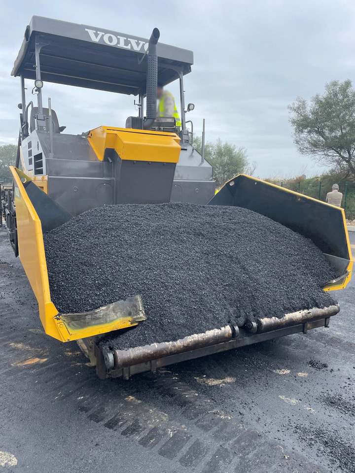 Volvo ABG 8820B - Finišer za asfalt: slika Volvo ABG 8820B - Finišer za asfalt Volvo ABG 8820B - Finišer za asfalt: slika Volvo ABG 8820B - Finišer za asfalt