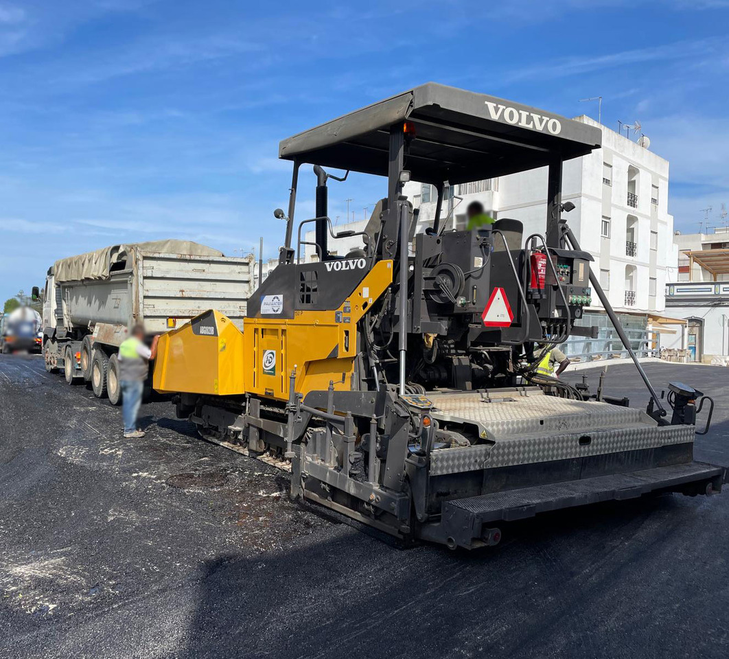 Volvo ABG 8820B - Finišer za asfalt: slika Volvo ABG 8820B - Finišer za asfalt Volvo ABG 8820B - Finišer za asfalt: slika Volvo ABG 8820B - Finišer za asfalt