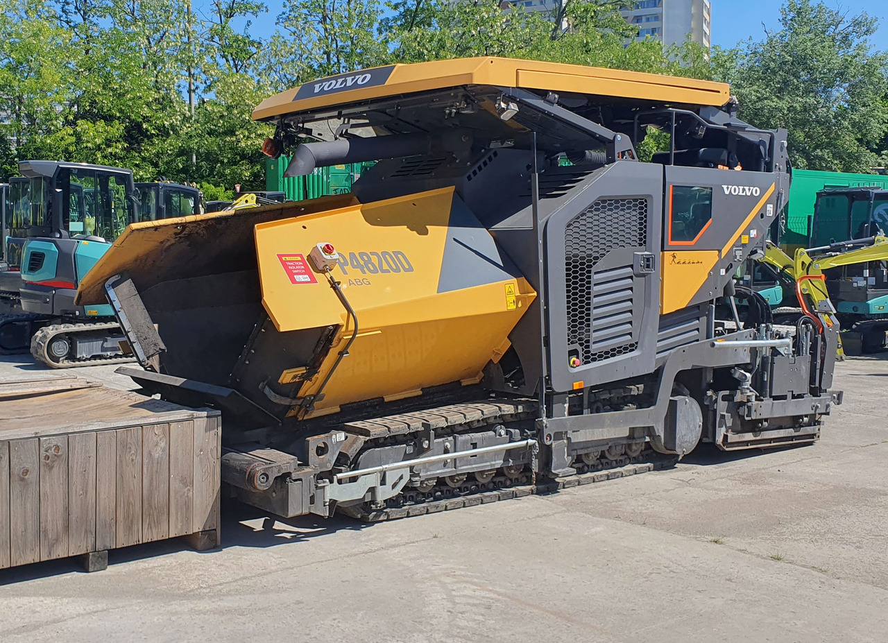 Volvo ABG P4820D - Finišer za asfalt: slika Volvo ABG P4820D - Finišer za asfalt Volvo ABG P4820D - Finišer za asfalt: slika Volvo ABG P4820D - Finišer za asfalt