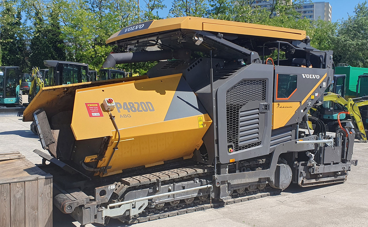 Volvo ABG P4820D - Finišer za asfalt: slika Volvo ABG P4820D - Finišer za asfalt Volvo ABG P4820D - Finišer za asfalt: slika Volvo ABG P4820D - Finišer za asfalt
