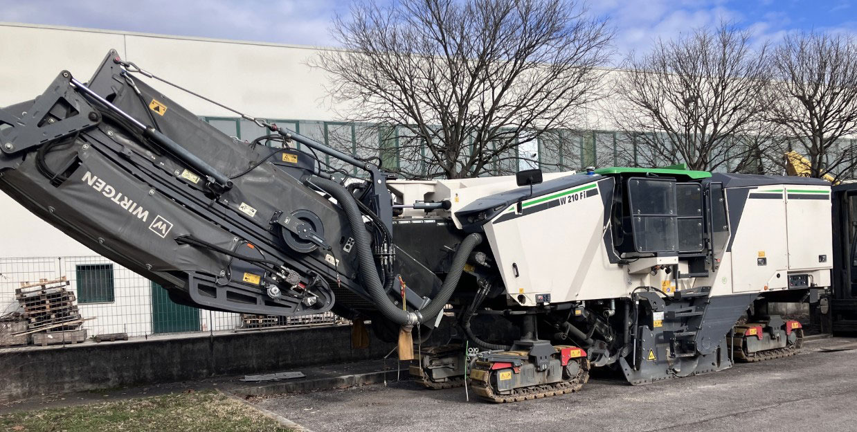 Wirtgen W 210 FI - Hladni planer: slika Wirtgen W 210 FI - Hladni planer Wirtgen W 210 FI - Hladni planer: slika Wirtgen W 210 FI - Hladni planer