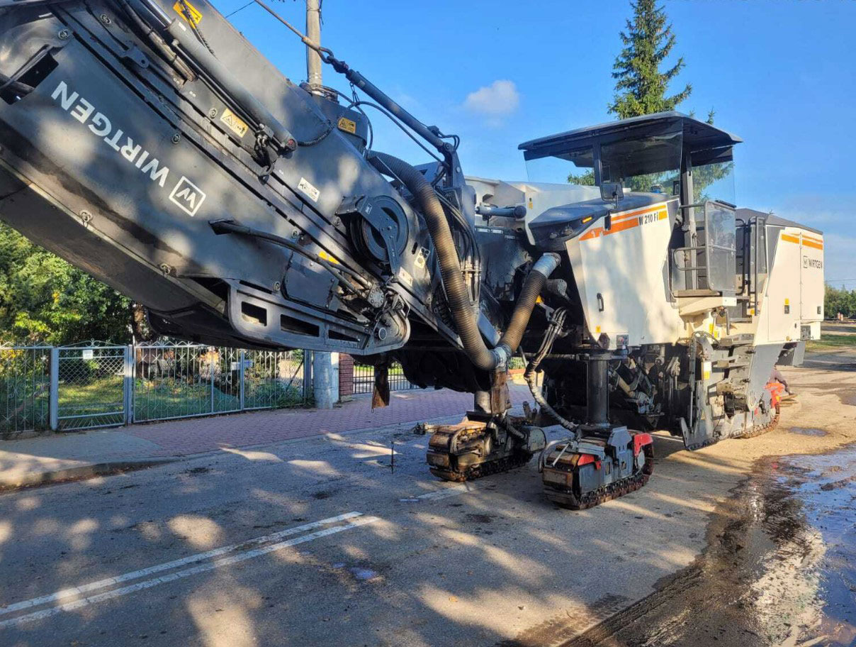 Wirtgen W 210 FI - Hladni planer: slika Wirtgen W 210 FI - Hladni planer Wirtgen W 210 FI - Hladni planer: slika Wirtgen W 210 FI - Hladni planer