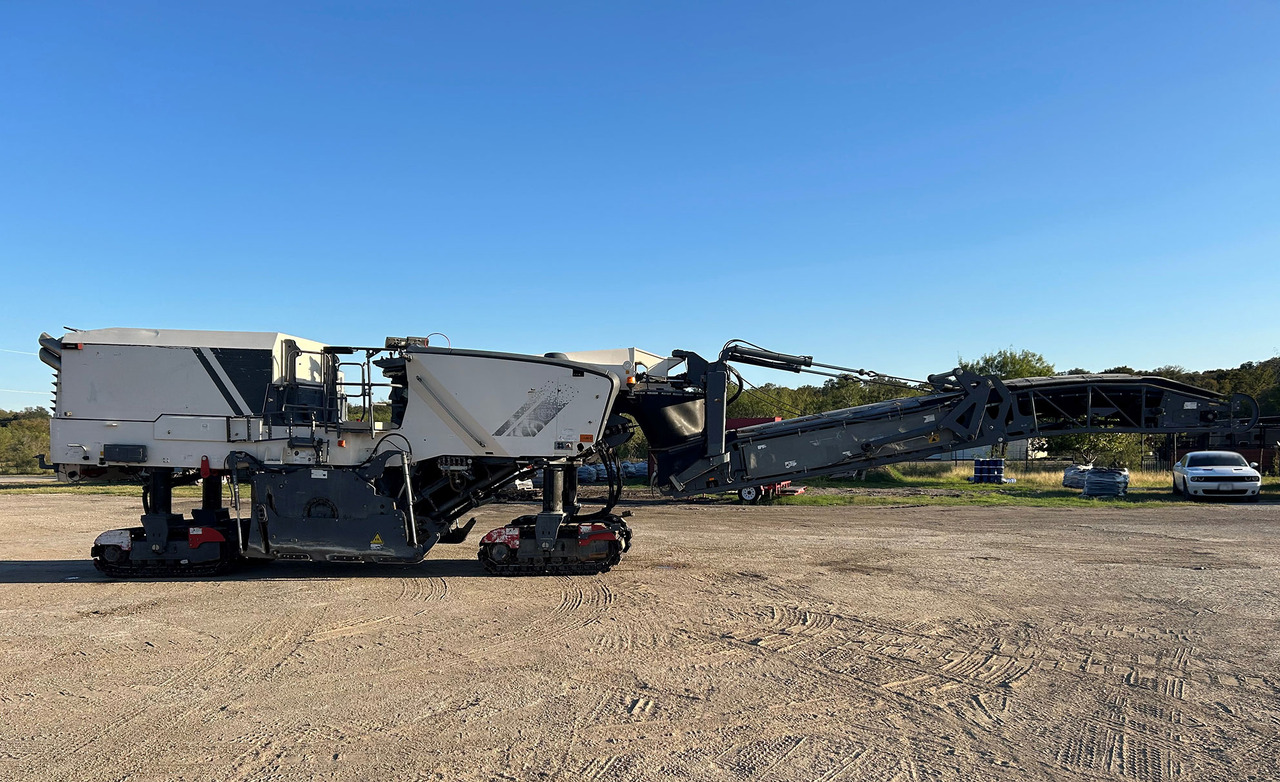 Wirtgen W 220 - Hladni planer: slika Wirtgen W 220 - Hladni planer Wirtgen W 220 - Hladni planer: slika Wirtgen W 220 - Hladni planer