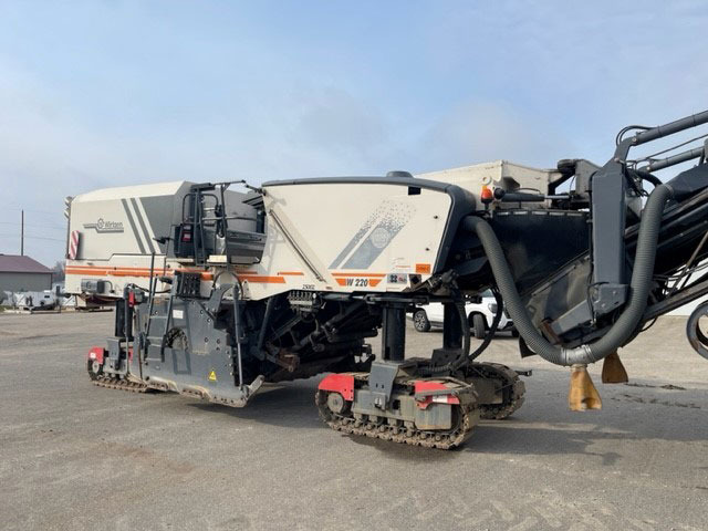 Wirtgen W 220 - Hladni planer: slika Wirtgen W 220 - Hladni planer Wirtgen W 220 - Hladni planer: slika Wirtgen W 220 - Hladni planer