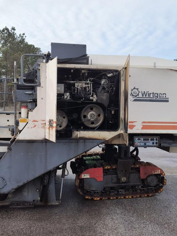 Wirtgen W 220 - Hladni planer: slika Wirtgen W 220 - Hladni planer Wirtgen W 220 - Hladni planer: slika Wirtgen W 220 - Hladni planer