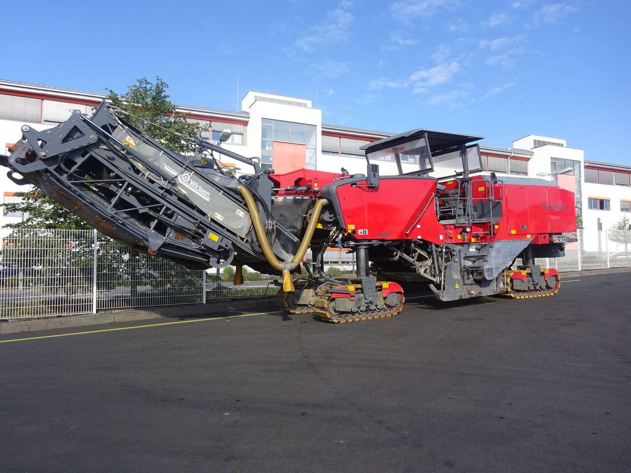Wirtgen W 250 I - Hladni planer: slika Wirtgen W 250 I - Hladni planer Wirtgen W 250 I - Hladni planer: slika Wirtgen W 250 I - Hladni planer