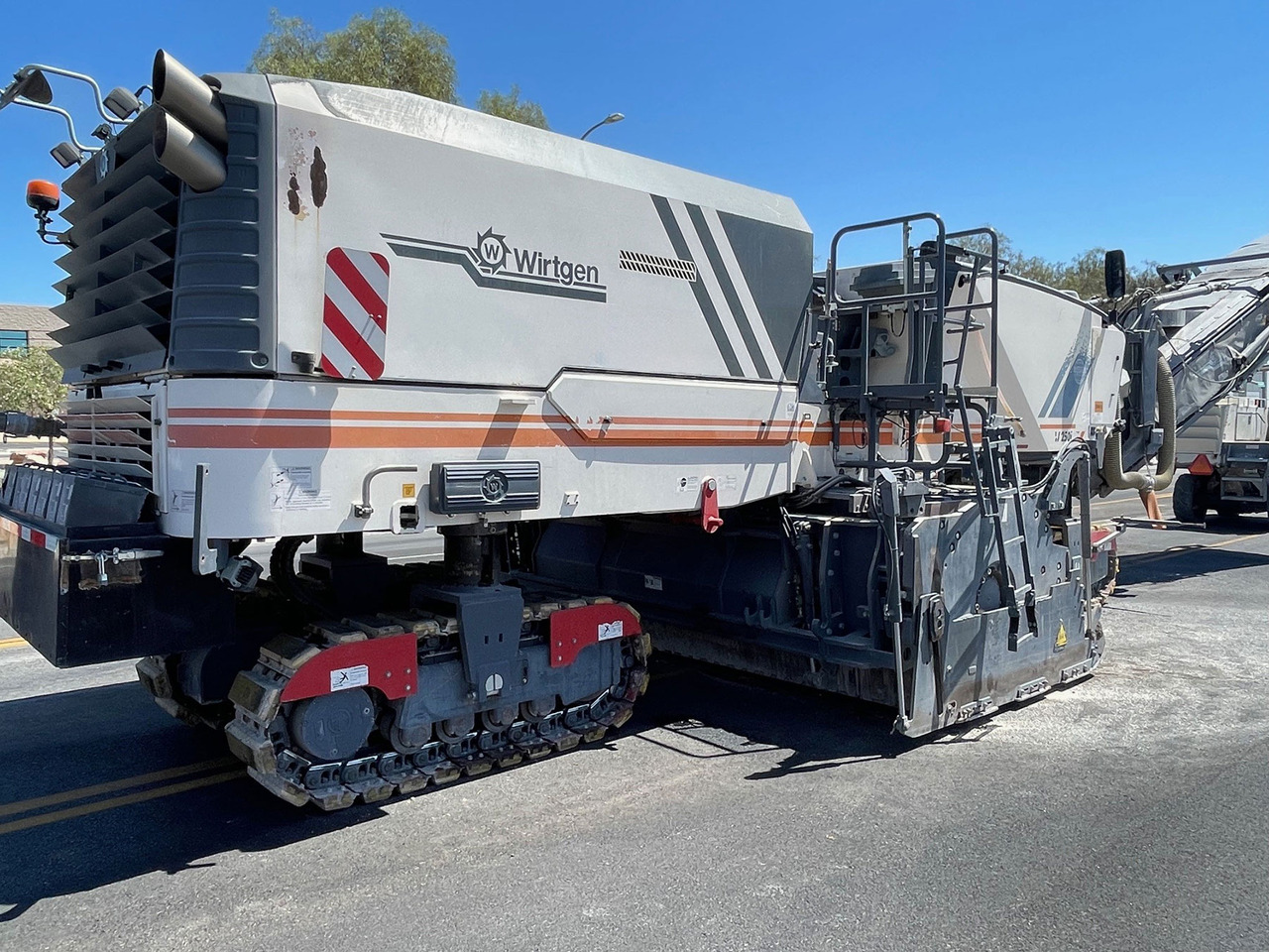 Wirtgen W 250 I - Hladni planer: slika Wirtgen W 250 I - Hladni planer Wirtgen W 250 I - Hladni planer: slika Wirtgen W 250 I - Hladni planer