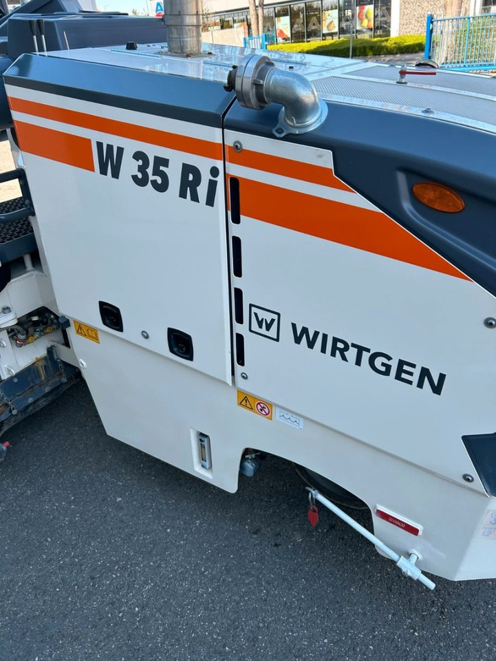 Wirtgen W 35 Ri - Hladni planer: slika Wirtgen W 35 Ri - Hladni planer Wirtgen W 35 Ri - Hladni planer: slika Wirtgen W 35 Ri - Hladni planer