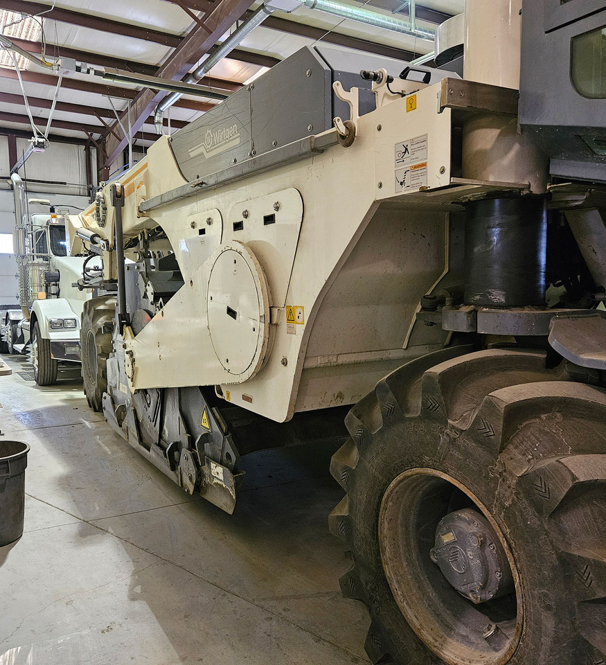 Wirtgen WR 2400 - Stabilizator tla: slika Wirtgen WR 2400 - Stabilizator tla Wirtgen WR 2400 - Stabilizator tla: slika Wirtgen WR 2400 - Stabilizator tla