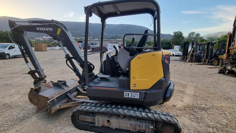 Volvo ECR35D - Mini bager: slika Volvo ECR35D - Mini bager Volvo ECR35D - Mini bager: slika Volvo ECR35D - Mini bager