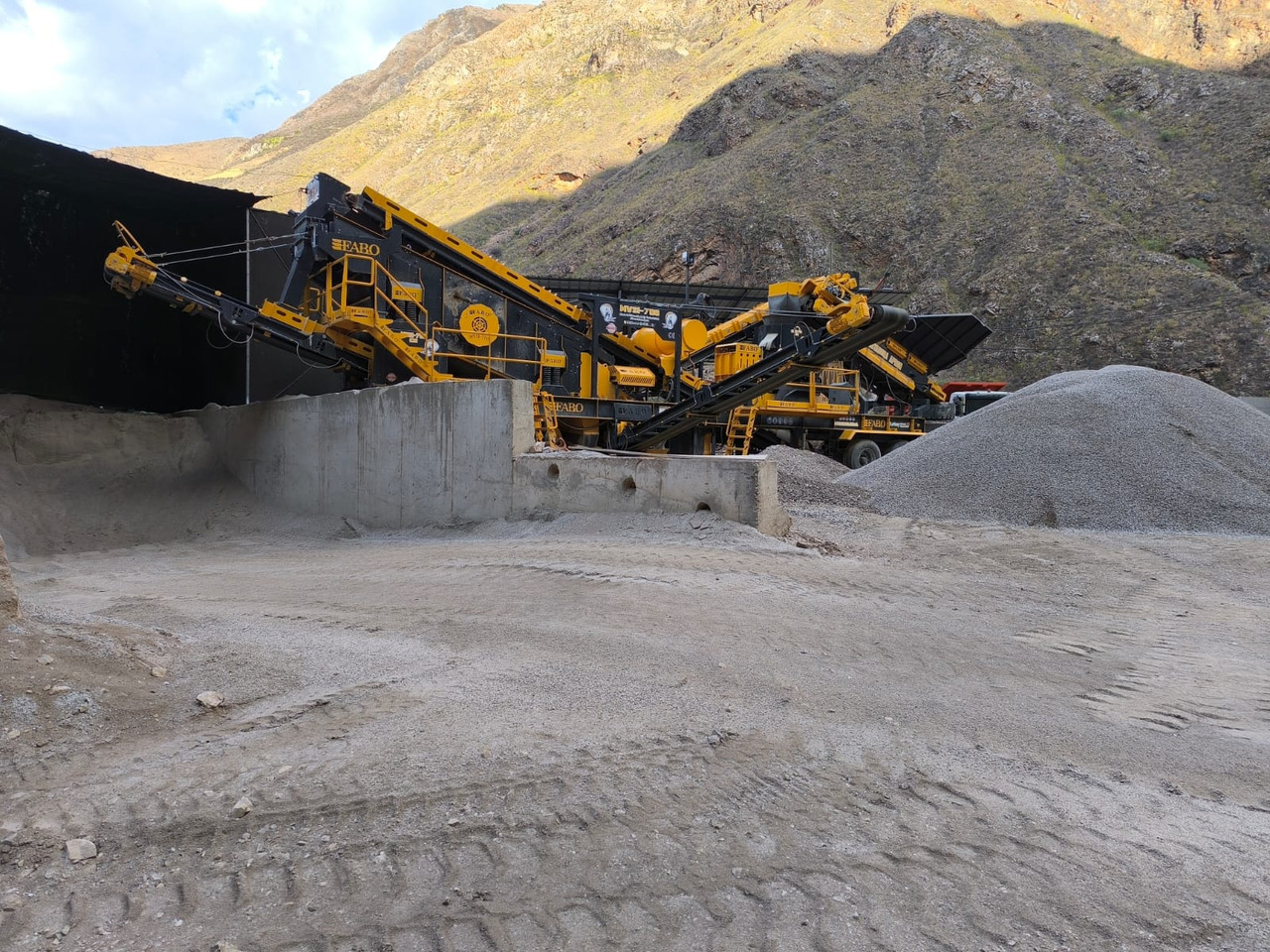FABO Mining machinery - crushing plant - Rudarski strojevi: slika FABO Mining machinery - crushing plant - Rudarski strojevi FABO Mining machinery - crushing plant - Rudarski strojevi: slika FABO Mining machinery - crushing plant - Rudarski strojevi