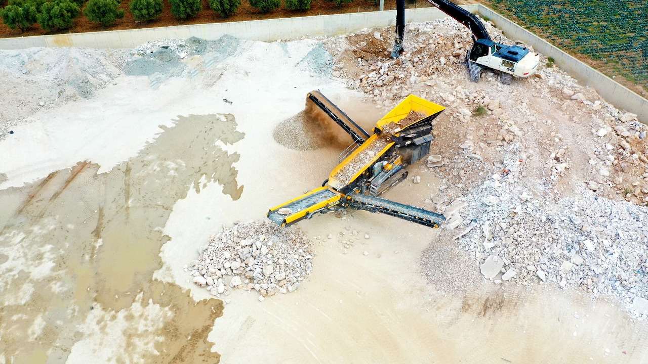 Novi Mobilna drobilica FABO Mobile crusher: slika Novi Mobilna drobilica FABO Mobile crusher Novi Mobilna drobilica FABO Mobile crusher: slika Novi Mobilna drobilica FABO Mobile crusher