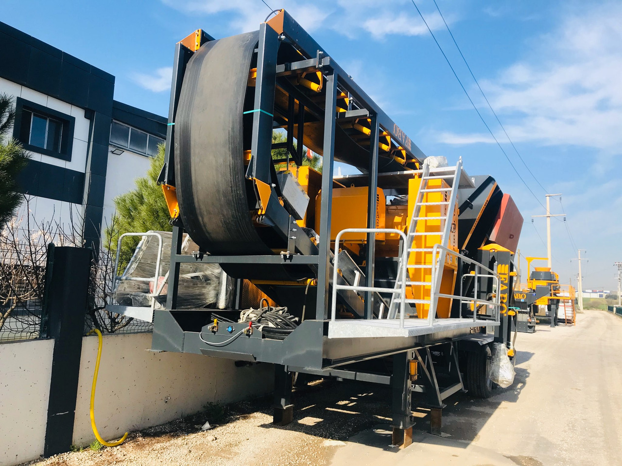 FABO Mobile crusher - Mobilna drobilica: slika FABO Mobile crusher - Mobilna drobilica FABO Mobile crusher - Mobilna drobilica: slika FABO Mobile crusher - Mobilna drobilica