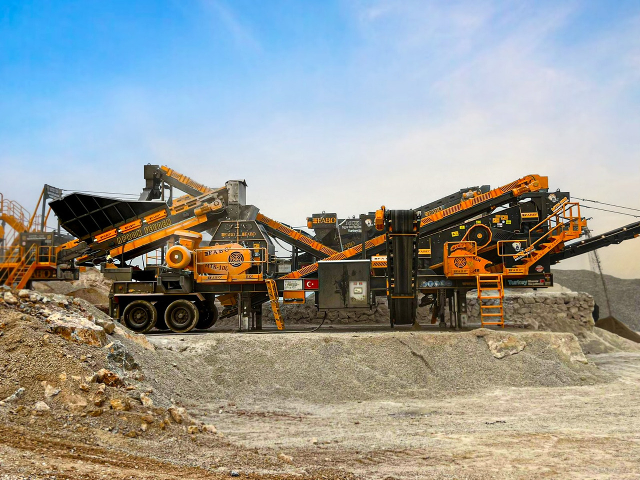 FABO Mobile crusher - Mobilna drobilica: slika FABO Mobile crusher - Mobilna drobilica FABO Mobile crusher - Mobilna drobilica: slika FABO Mobile crusher - Mobilna drobilica