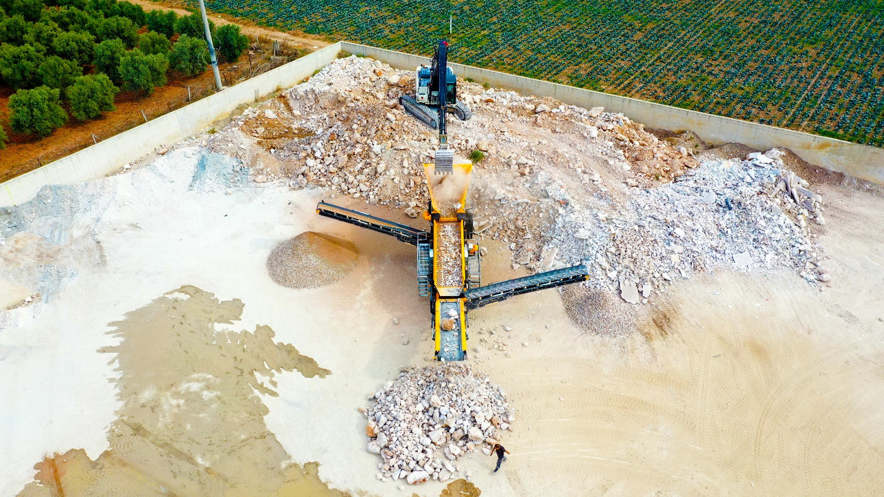 Novi Mobilna drobilica FABO Mobile crusher: slika Novi Mobilna drobilica FABO Mobile crusher Novi Mobilna drobilica FABO Mobile crusher: slika Novi Mobilna drobilica FABO Mobile crusher