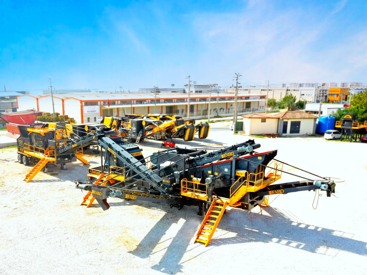 FABO Mobile crusher - Mobilna drobilica: slika FABO Mobile crusher - Mobilna drobilica FABO Mobile crusher - Mobilna drobilica: slika FABO Mobile crusher - Mobilna drobilica