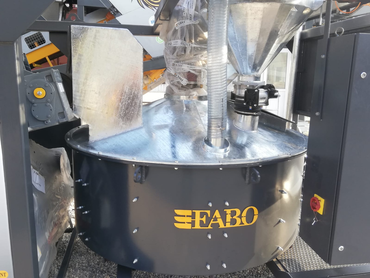 FABO mobile concrete batching plant - Betonara: slika FABO mobile concrete batching plant - Betonara FABO mobile concrete batching plant - Betonara: slika FABO mobile concrete batching plant - Betonara