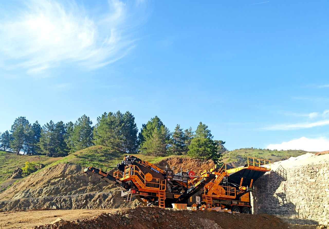 FABO mobile impact crusher - Udarna drobilica: slika FABO mobile impact crusher - Udarna drobilica FABO mobile impact crusher - Udarna drobilica: slika FABO mobile impact crusher - Udarna drobilica
