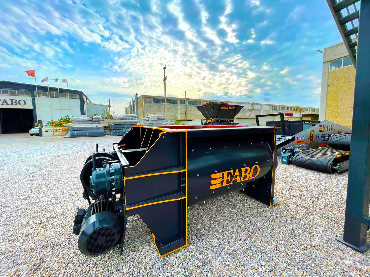 Novi Mješalica za beton FABO twin shaft mixer: slika Novi Mješalica za beton FABO twin shaft mixer