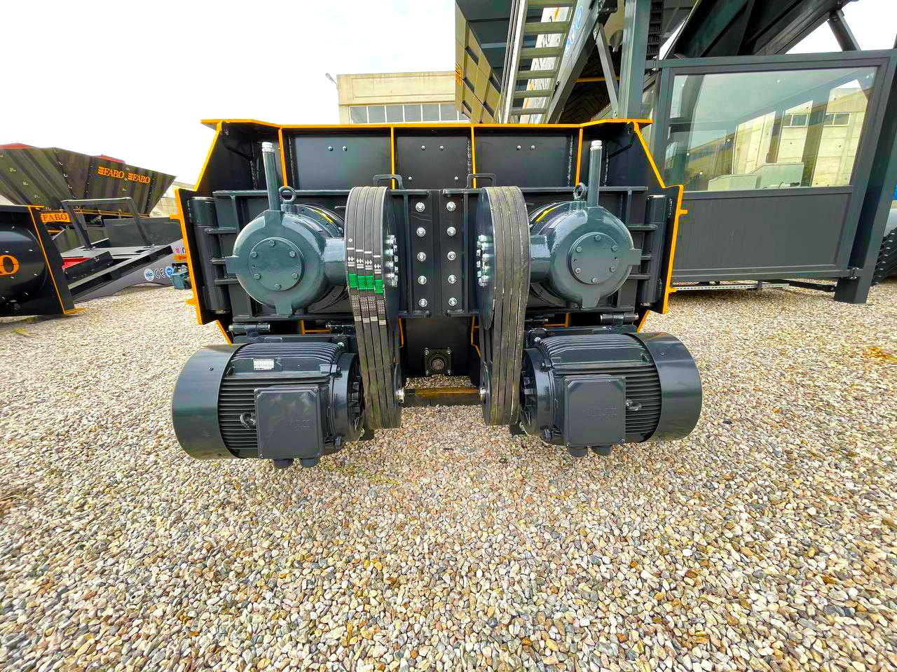 FABO twin shaft mixer - Mješalica za beton: slika FABO twin shaft mixer - Mješalica za beton FABO twin shaft mixer - Mješalica za beton: slika FABO twin shaft mixer - Mješalica za beton