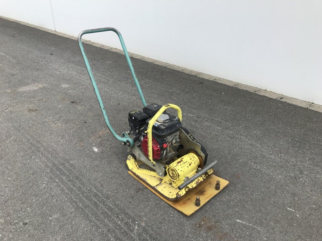 Ammann Rüttelplatte AVP 1240 Gummimatte - Vibro ploča: slika Ammann Rüttelplatte AVP 1240 Gummimatte - Vibro ploča Ammann Rüttelplatte AVP 1240 Gummimatte - Vibro ploča: slika Ammann Rüttelplatte AVP 1240 Gummimatte - Vibro ploča