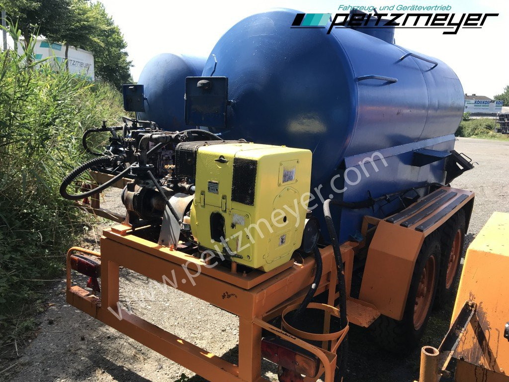 BATHE TANDEMANHÄNGER Bitum / Teerkocher 3,5 m³ Hatz DIesel 1 D 81 C - Šprica za emulziju: slika BATHE TANDEMANHÄNGER Bitum / Teerkocher 3,5 m³ Hatz DIesel 1 D 81 C - Šprica za emulziju BATHE TANDEMANHÄNGER Bitum / Teerkocher 3,5 m³ Hatz DIesel 1 D 81 C - Šprica za emulziju: slika BATHE TANDEMANHÄNGER Bitum / Teerkocher 3,5 m³ Hatz DIesel 1 D 81 C - Šprica za emulziju