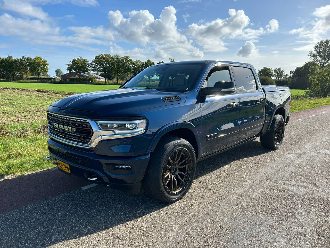 Dodge Ram Pick Up 1500 5.7 V8 4x4 Creb Cab Limeted Hemi Etorque - Pick-up: slika Dodge Ram Pick Up 1500 5.7 V8 4x4 Creb Cab Limeted Hemi Etorque - Pick-up Dodge Ram Pick Up 1500 5.7 V8 4x4 Creb Cab Limeted Hemi Etorque - Pick-up: slika Dodge Ram Pick Up 1500 5.7 V8 4x4 Creb Cab Limeted Hemi Etorque - Pick-up