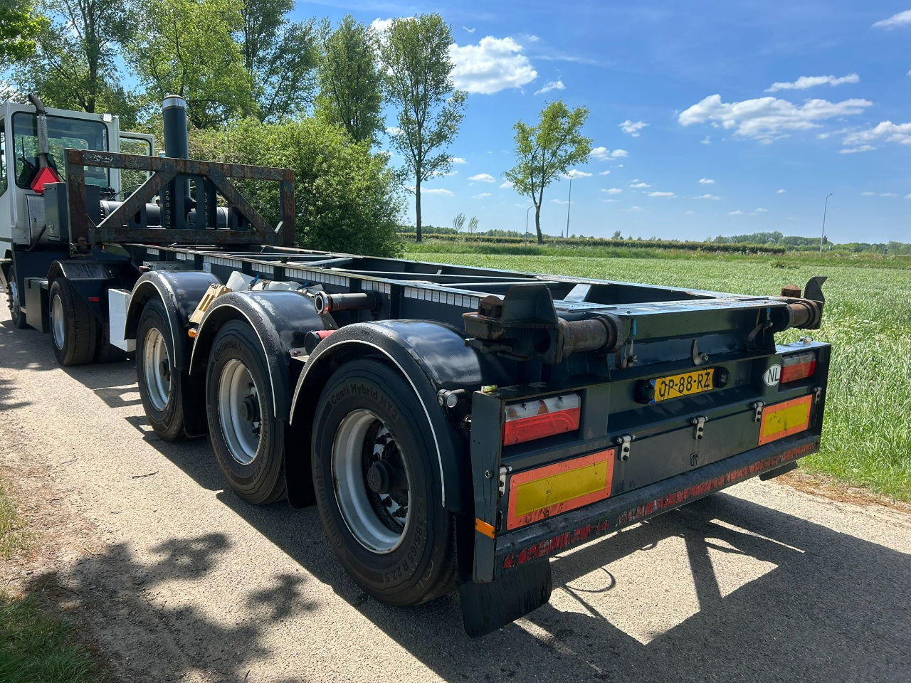 Van Hool 20 ft tipping / elect. 24 v / Tuf 3-2026 / Tyres 70 / Only 49500 km / t - Transporter kontejnera/ Poluprikolica s izmjenjivim sanducima: slika Van Hool 20 ft tipping / elect. 24 v / Tuf 3-2026 / Tyres 70 / Only 49500 km / t - Transporter kontejnera/ Poluprikolica s izmjenjivim sanducima Van Hool 20 ft tipping / elect. 24 v / Tuf 3-2026 / Tyres 70 / Only 49500 km / t - Transporter kontejnera/ Poluprikolica s izmjenjivim sanducima: slika Van Hool 20 ft tipping / elect. 24 v / Tuf 3-2026 / Tyres 70 / Only 49500 km / t - Transporter kontejnera/ Poluprikolica s izmjenjivim sanducima