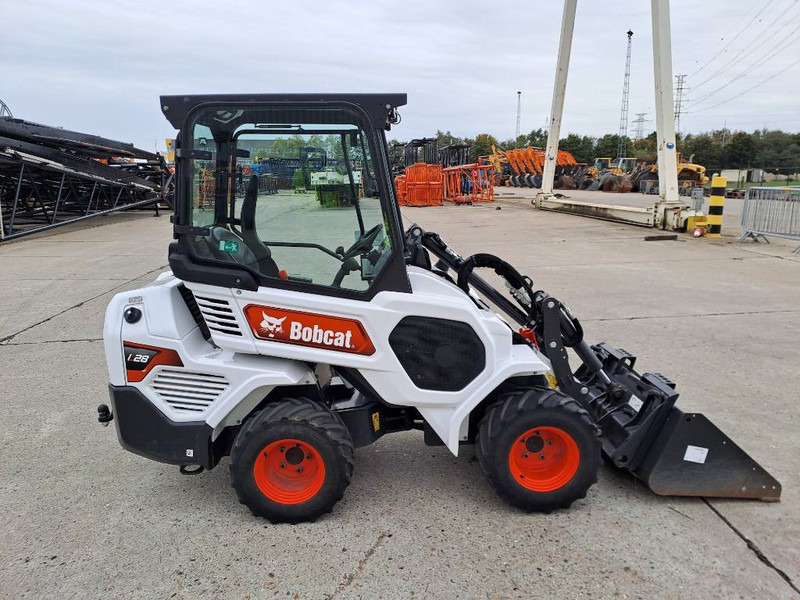 Bobcat L28 - Utovarivač na kotačima: slika Bobcat L28 - Utovarivač na kotačima Bobcat L28 - Utovarivač na kotačima: slika Bobcat L28 - Utovarivač na kotačima