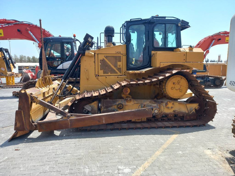 Cat D6R LGP (Abu Dhabi) - Buldožer: slika Cat D6R LGP (Abu Dhabi) - Buldožer Cat D6R LGP (Abu Dhabi) - Buldožer: slika Cat D6R LGP (Abu Dhabi) - Buldožer