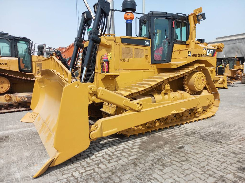 Cat D8R (Abu Dhabi) - Buldožer: slika Cat D8R (Abu Dhabi) - Buldožer Cat D8R (Abu Dhabi) - Buldožer: slika Cat D8R (Abu Dhabi) - Buldožer