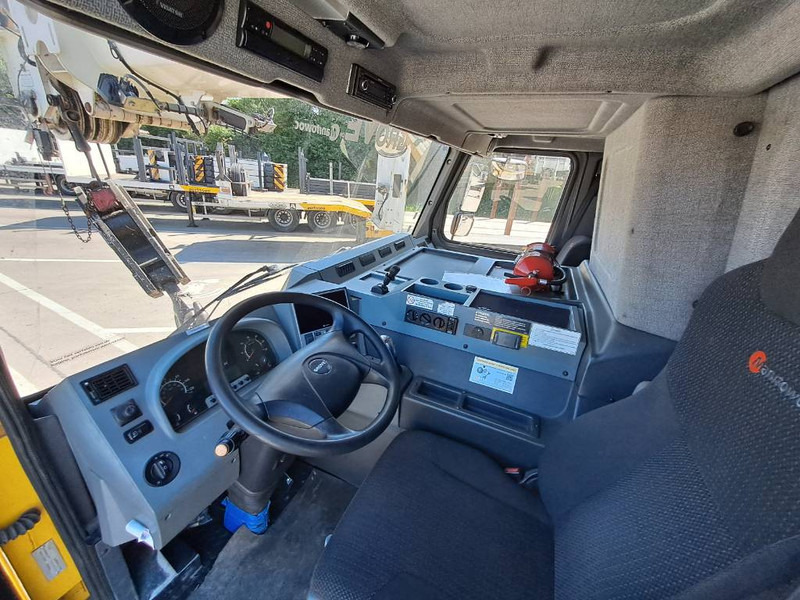 Autodizalica za sve terene Grove GMK 3060: slika Autodizalica za sve terene Grove GMK 3060