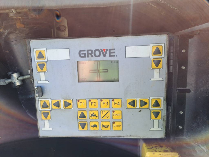 Autodizalica za sve terene Grove GMK 3060: slika Autodizalica za sve terene Grove GMK 3060