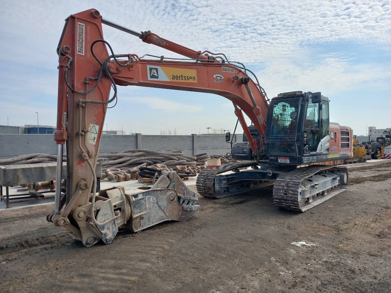 Hitachi ZX220 LC (Abu Dhabi) - Bager gusjeničar: slika Hitachi ZX220 LC (Abu Dhabi) - Bager gusjeničar Hitachi ZX220 LC (Abu Dhabi) - Bager gusjeničar: slika Hitachi ZX220 LC (Abu Dhabi) - Bager gusjeničar