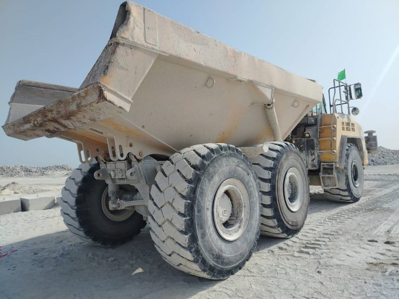 Komatsu HM400-3R (4 pieces available in Abu Dhabi) - Zglobni istovarivač: slika Komatsu HM400-3R (4 pieces available in Abu Dhabi) - Zglobni istovarivač Komatsu HM400-3R (4 pieces available in Abu Dhabi) - Zglobni istovarivač: slika Komatsu HM400-3R (4 pieces available in Abu Dhabi) - Zglobni istovarivač