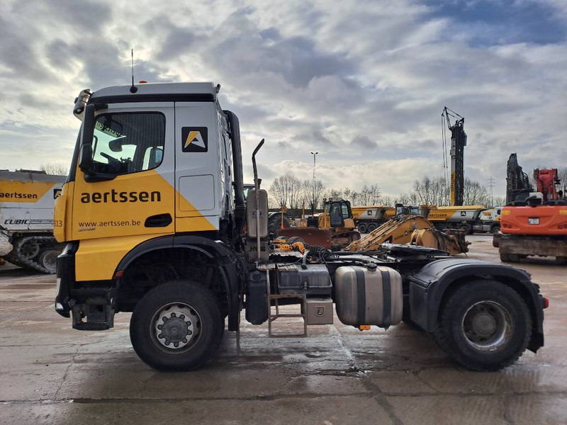 Mercedes-Benz Arocs 2045 - Tegljač: slika Mercedes-Benz Arocs 2045 - Tegljač Mercedes-Benz Arocs 2045 - Tegljač: slika Mercedes-Benz Arocs 2045 - Tegljač
