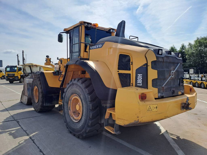 Volvo L 180 H - Utovarivač na kotačima: slika Volvo L 180 H - Utovarivač na kotačima Volvo L 180 H - Utovarivač na kotačima: slika Volvo L 180 H - Utovarivač na kotačima