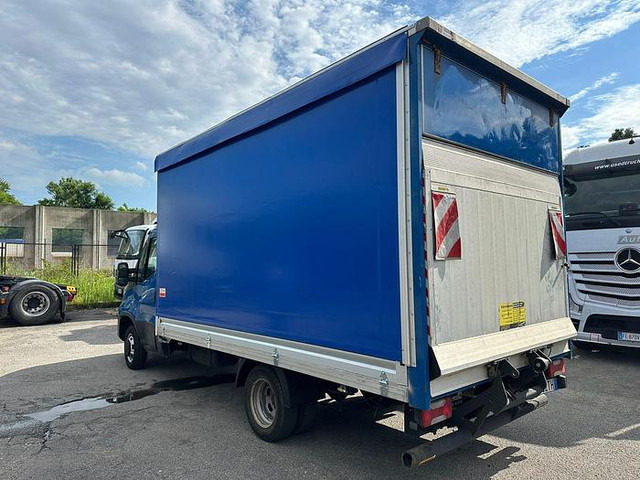 Iveco 35C16 - Dostavno vozilo s ceradom: slika Iveco 35C16 - Dostavno vozilo s ceradom Iveco 35C16 - Dostavno vozilo s ceradom: slika Iveco 35C16 - Dostavno vozilo s ceradom