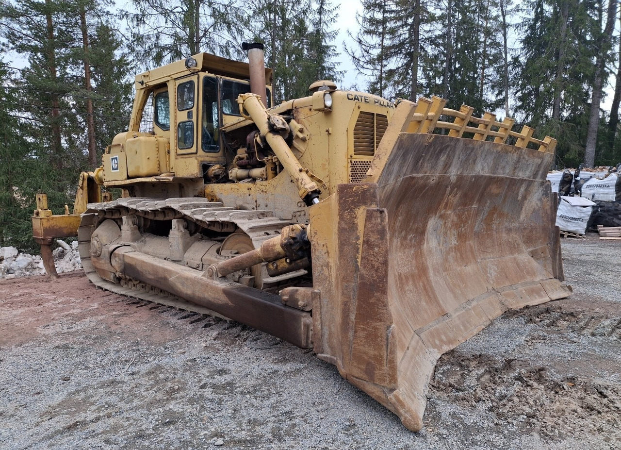 CATERPILLAR D9H ripper - Buldožer: slika CATERPILLAR D9H ripper - Buldožer CATERPILLAR D9H ripper - Buldožer: slika CATERPILLAR D9H ripper - Buldožer