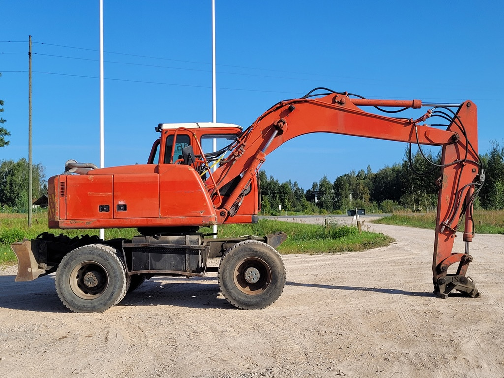 FURUKAWA W725 LS - Bager na kotačima: slika FURUKAWA W725 LS - Bager na kotačima FURUKAWA W725 LS - Bager na kotačima: slika FURUKAWA W725 LS - Bager na kotačima