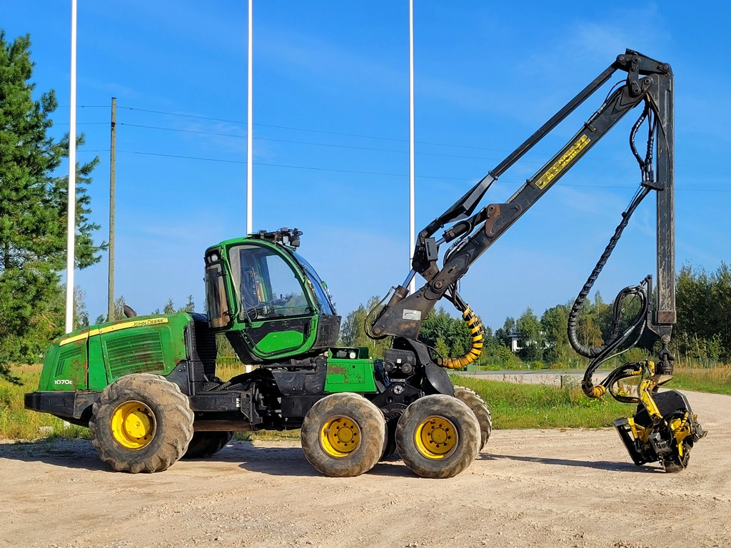 JOHN DEERE 1070 E - Kombajn za šumarstvo: slika JOHN DEERE 1070 E - Kombajn za šumarstvo JOHN DEERE 1070 E - Kombajn za šumarstvo: slika JOHN DEERE 1070 E - Kombajn za šumarstvo