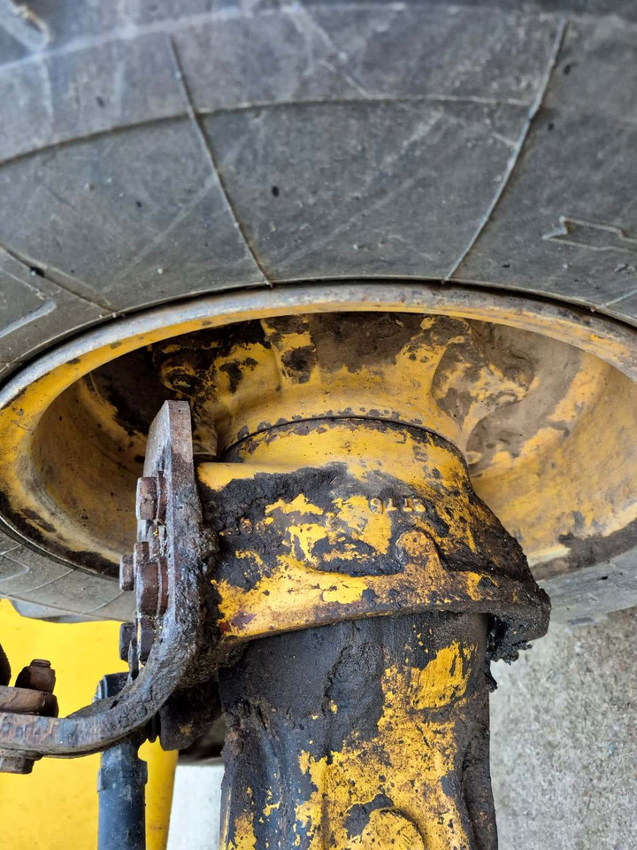 Zakup KOMATSU WB93R-5 KOMATSU WB93R-5: slika Zakup KOMATSU WB93R-5 KOMATSU WB93R-5