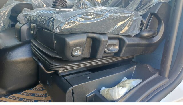 IVECO EuroCargo ML120EL21 EVI_E-AC+ PILOT+PTO... - Kamion-šasija: slika IVECO EuroCargo ML120EL21 EVI_E-AC+ PILOT+PTO... - Kamion-šasija IVECO EuroCargo ML120EL21 EVI_E-AC+ PILOT+PTO... - Kamion-šasija: slika IVECO EuroCargo ML120EL21 EVI_E-AC+ PILOT+PTO... - Kamion-šasija