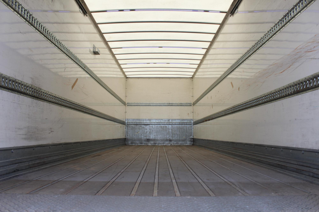 Daf CF 340 E6 Koffer 8,5m Klima LDW Rolltor LBW - Kamion sandučar: slika Daf CF 340 E6 Koffer 8,5m Klima LDW Rolltor LBW - Kamion sandučar Daf CF 340 E6 Koffer 8,5m Klima LDW Rolltor LBW - Kamion sandučar: slika Daf CF 340 E6 Koffer 8,5m Klima LDW Rolltor LBW - Kamion sandučar