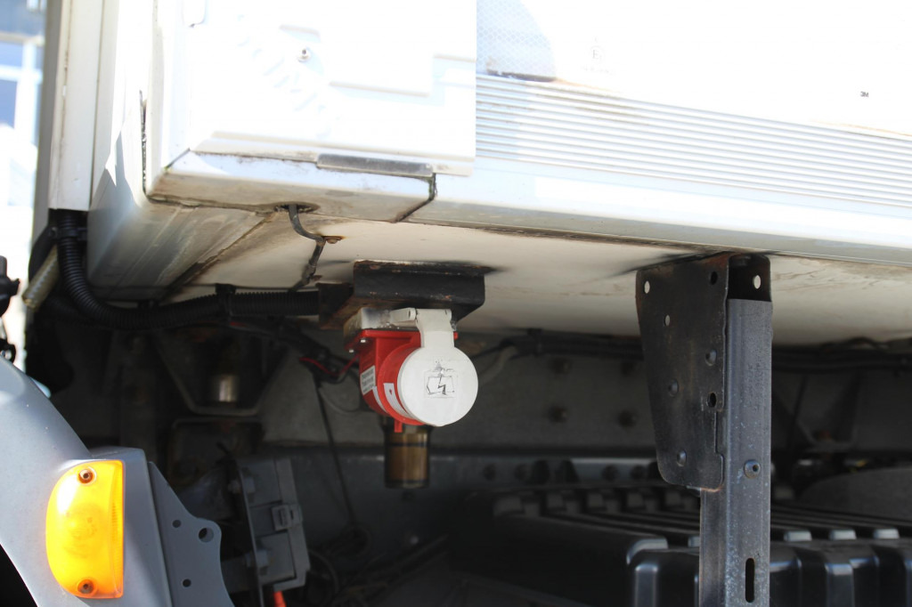 Daf LF 250 E6 Carrier Supra Strom Tür + LBW Kamera - Kamion hladnjača: slika Daf LF 250 E6 Carrier Supra Strom Tür + LBW Kamera - Kamion hladnjača Daf LF 250 E6 Carrier Supra Strom Tür + LBW Kamera - Kamion hladnjača: slika Daf LF 250 E6 Carrier Supra Strom Tür + LBW Kamera - Kamion hladnjača
