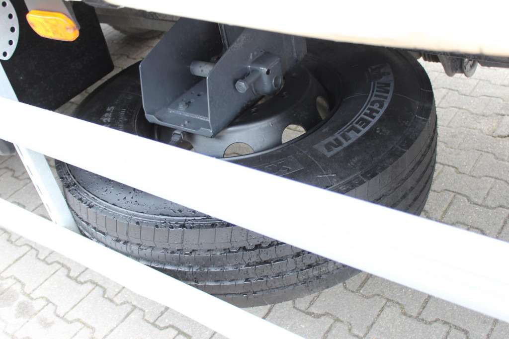 Iveco 190-250L E6 Pritsche-Plane LDW LBW - Kamion s ceradom: slika Iveco 190-250L E6 Pritsche-Plane LDW LBW - Kamion s ceradom Iveco 190-250L E6 Pritsche-Plane LDW LBW - Kamion s ceradom: slika Iveco 190-250L E6 Pritsche-Plane LDW LBW - Kamion s ceradom