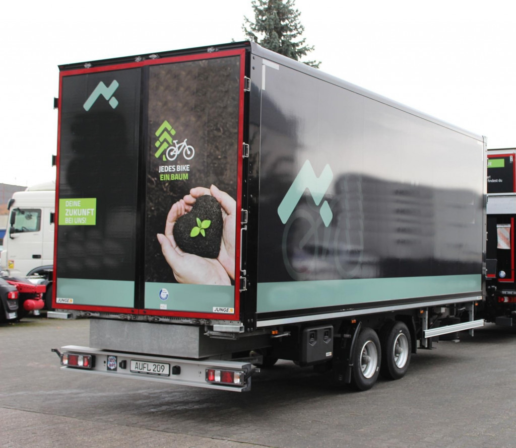 Junge 2-Achser BPW Durchladen Doppelstock TOP - Prikolica sa zatvorenim sandukom: slika Junge 2-Achser BPW Durchladen Doppelstock TOP - Prikolica sa zatvorenim sandukom Junge 2-Achser BPW Durchladen Doppelstock TOP - Prikolica sa zatvorenim sandukom: slika Junge 2-Achser BPW Durchladen Doppelstock TOP - Prikolica sa zatvorenim sandukom