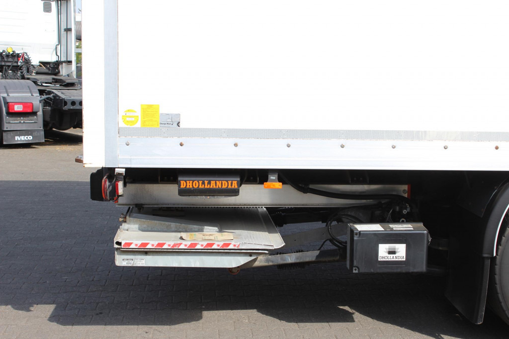 Daf LF 290 Koffer Klima LDW Rolltor LBW 298Tkm - Kamion: slika Daf LF 290 Koffer Klima LDW Rolltor LBW 298Tkm - Kamion Daf LF 290 Koffer Klima LDW Rolltor LBW 298Tkm - Kamion: slika Daf LF 290 Koffer Klima LDW Rolltor LBW 298Tkm - Kamion