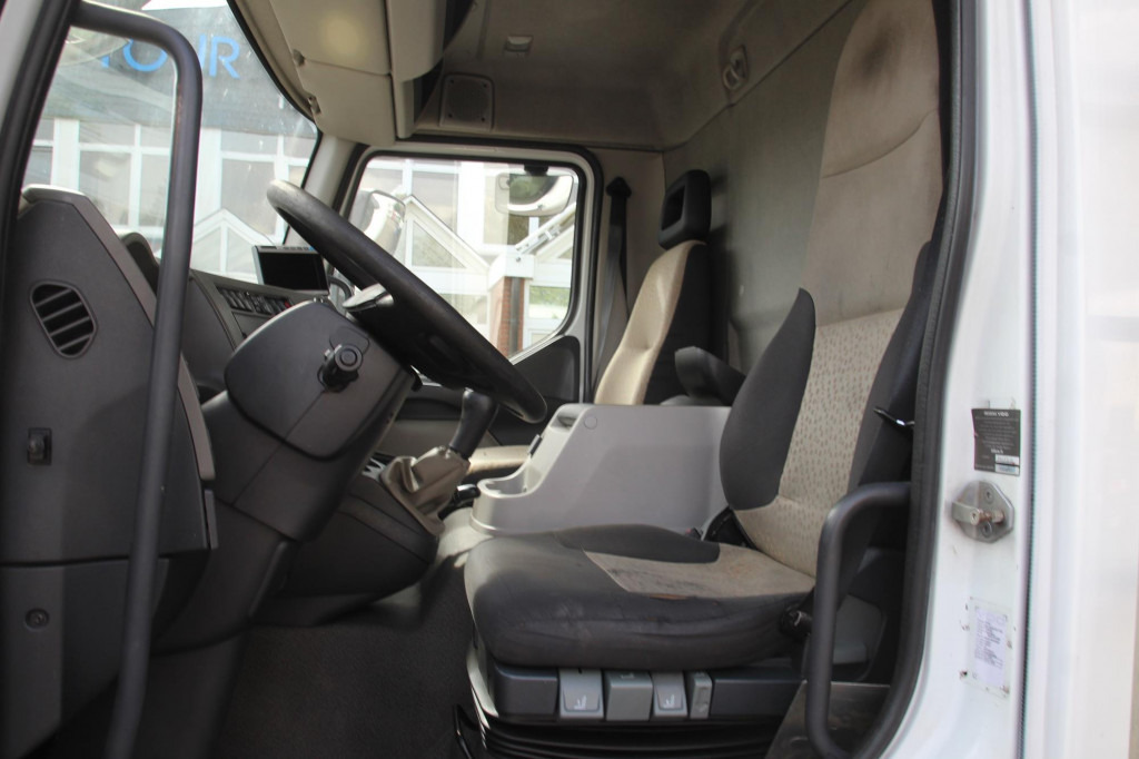 Renault Midlum 220 E5 CS 850 Strom LBW Seiten Tür FRC - Kamion: slika Renault Midlum 220 E5 CS 850 Strom LBW Seiten Tür FRC - Kamion Renault Midlum 220 E5 CS 850 Strom LBW Seiten Tür FRC - Kamion: slika Renault Midlum 220 E5 CS 850 Strom LBW Seiten Tür FRC - Kamion