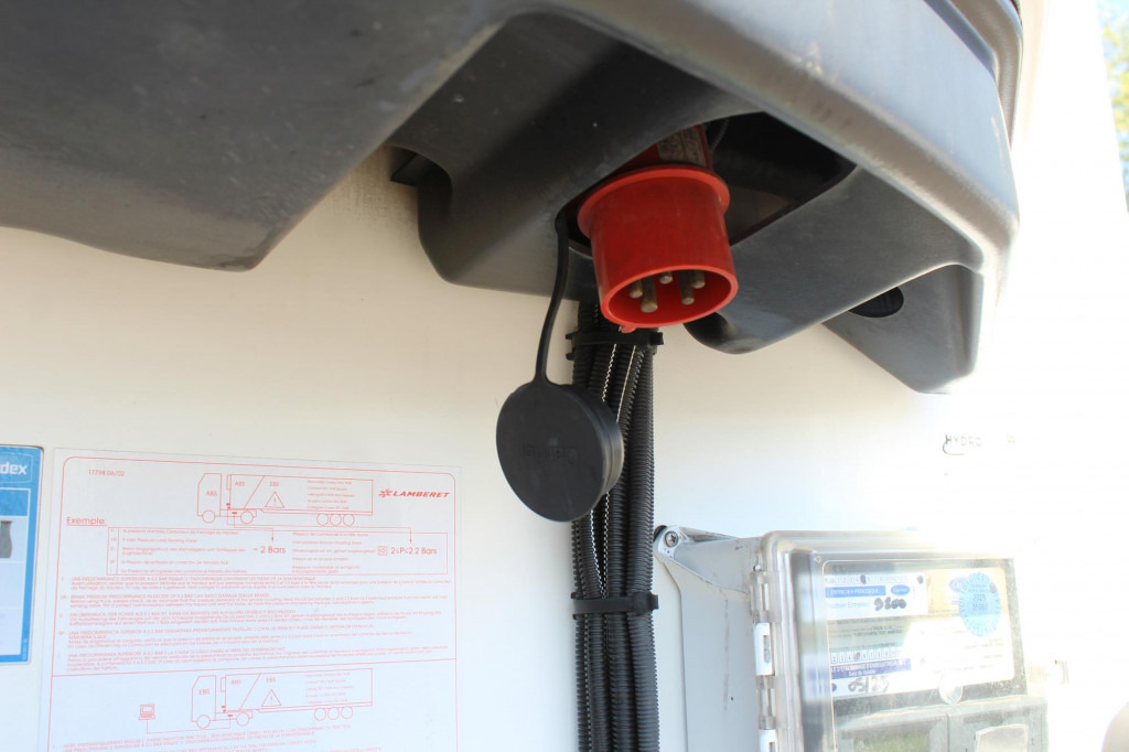 Lamberet CV 1550 Aluboden BPW TW FRC05.26 - Poluprikolica hladnjača: slika Lamberet CV 1550 Aluboden BPW TW FRC05.26 - Poluprikolica hladnjača Lamberet CV 1550 Aluboden BPW TW FRC05.26 - Poluprikolica hladnjača: slika Lamberet CV 1550 Aluboden BPW TW FRC05.26 - Poluprikolica hladnjača